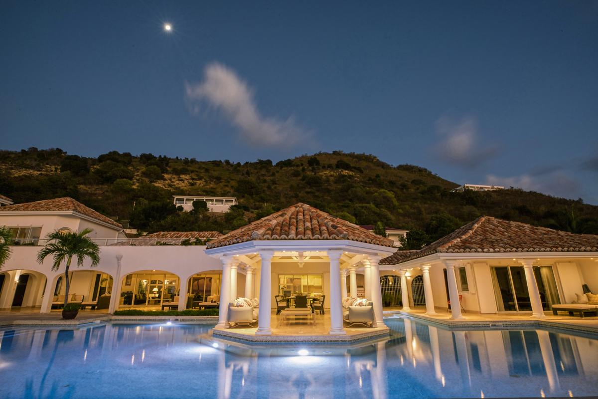 48-PetitePlage4-Evening_A louer villa Grand Case Saint Martin